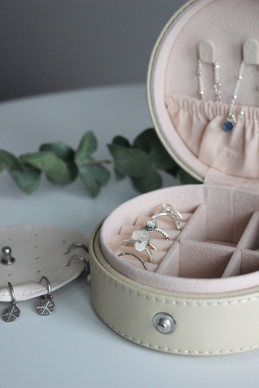 Accessories & Gift Boxes CreatiVal | Round Jewelry Box